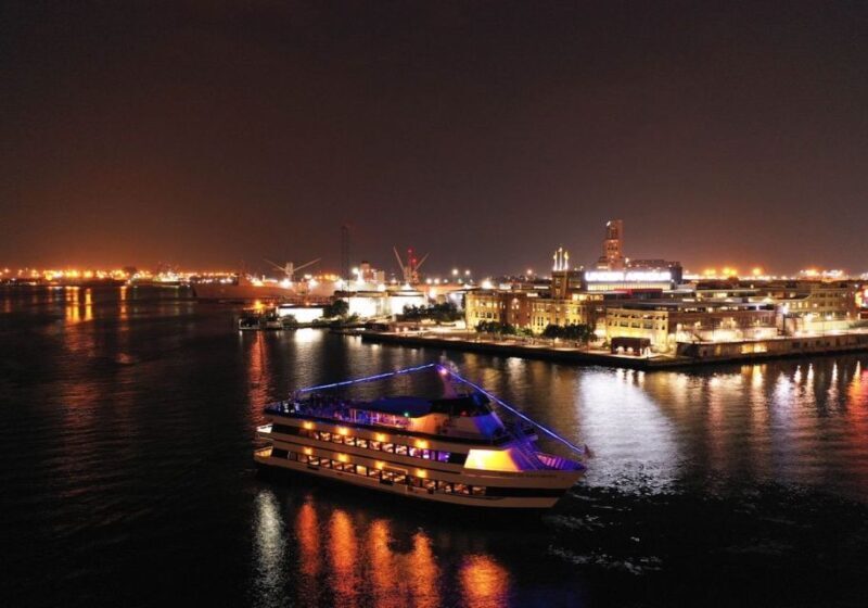 Philadelphia: Christmas Eve Gourmet Brunch or Dinner Cruise - Key Points