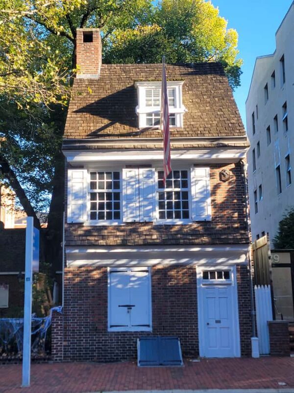 Philadelphia: Guided Walking Tour of Historic District! - Key Points