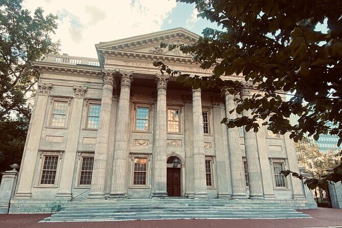 Philadelphia Haunted Ghost Smartphone Guided Audio Walking Tour - Philadelphia Haunted Ghost Smartphone Guided Audio Walking Tour: A Spooky Self-Guided Experience