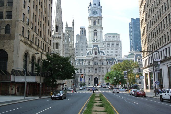 Philadelphia Museums self-guided walking tour & scavenger hunt - Key Points