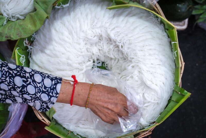 Phnom Penh: Culinary Underground Local Food Tuk-Tuk Tour - Authentic Food & Cultural Insights