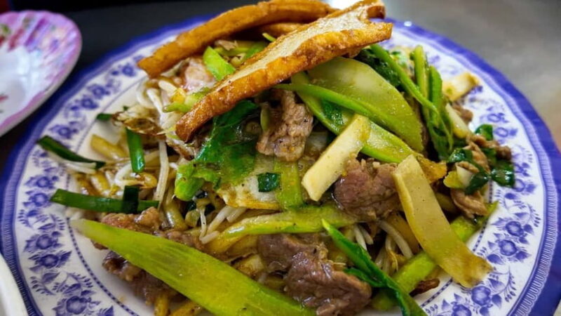 Phnom Penh: Evening Walking To Local Food Spots Only - Exploring Phnom Penh’s Hidden Food and Nightlife on an Evening Walking Tour