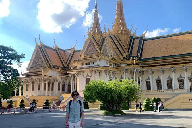 Phnom Penh Full Day City Tour, Breakfast & Lunch by Tuk-Tuk - Exploring Phnom Penh: A Deep Dive into the Tour Experience