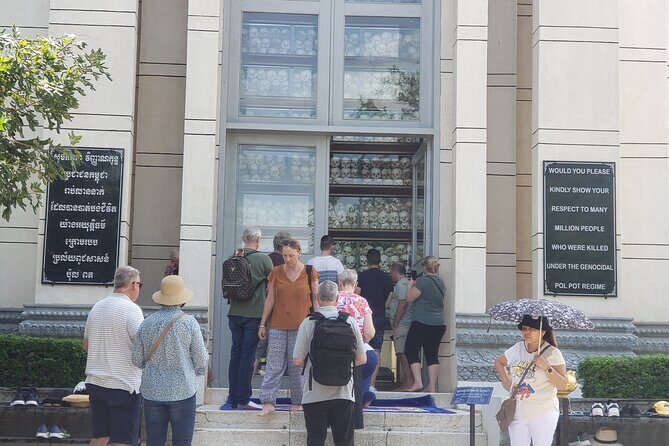 Phnom Penh Haft Day tour Genocide Museum and Killing Field - Exploring Phnom Penh’s Dark History: A Detailed Review