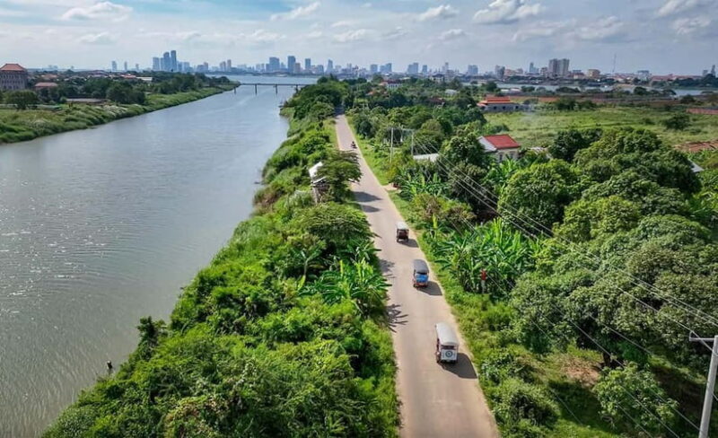 Phnom Penh Haft Day Tour to Silk Island by Tuk Tuk - Key Points