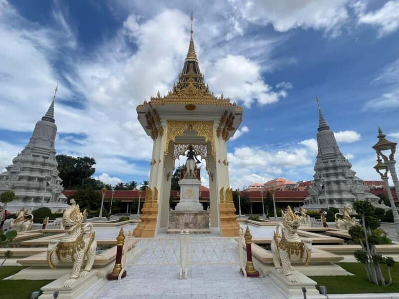 Phnom Penh: Hidden Gems Walking Tour with Local Guide - Key Points