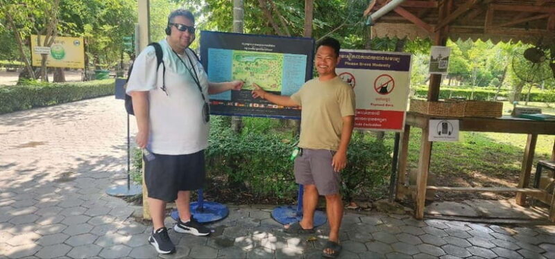 Phnom Penh: Highlights Tour Including S21 and Killing Fields - Key Points