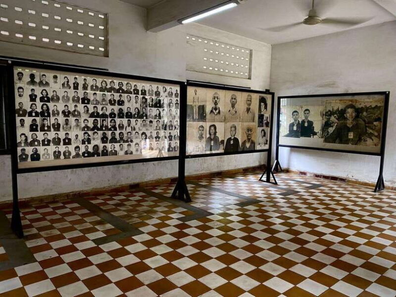 Phnom Penh: Killing Fields and Prison S21 Bus Tour - Key Points