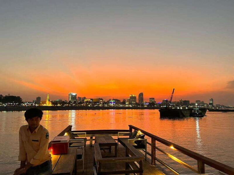 Phnom Penh: Mekong River Sunset Cruise with free flow drink - Phnom Penh: Mekong River Sunset Cruise with Free Flow Drink