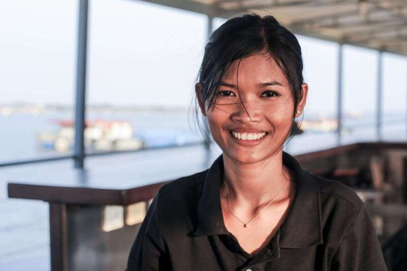 Phnom Penh: Mekong Sunset Dinner Cruise with Live Music - A Detailed Look at the Mekong Sunset Dinner Cruise Experience