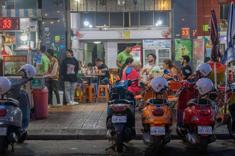 Phnom Penh Night Foodie Vespa Tour - Key Points
