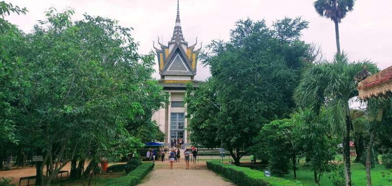 Phnom Penh: Private Guided Sightseeing Day Tour - Key Points