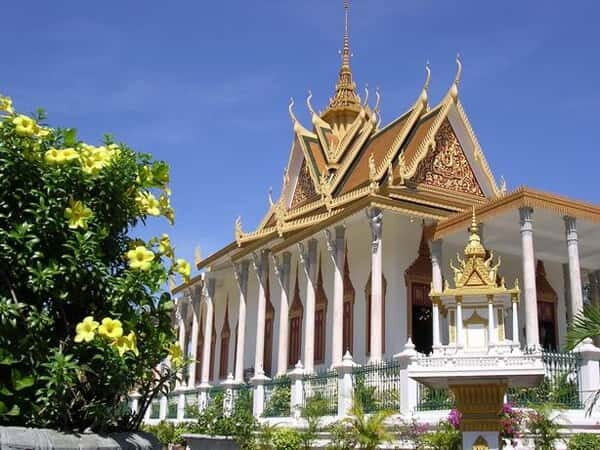Phnom Penh Private Tour: Royal Palace, Silver Pagoda, S-21 - How the Tour Works Logistically