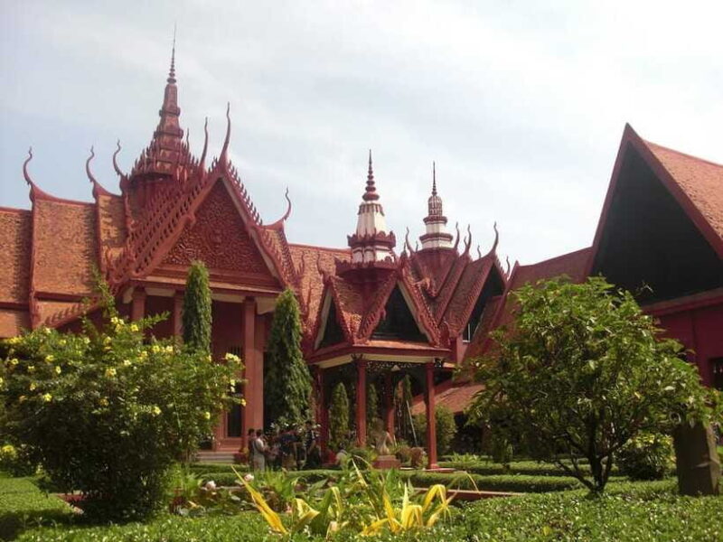Phnom Penh: Private Walking Tour with a Local - Phnom Penh: Private Walking Tour with a Local