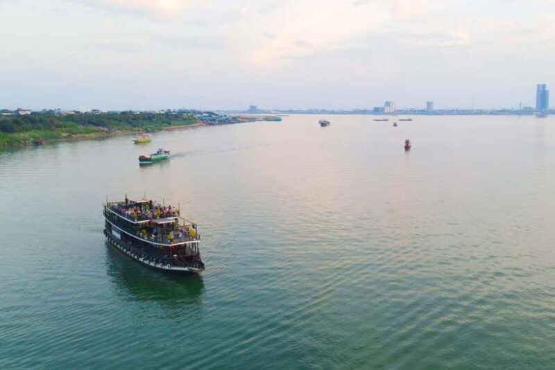 Phnom Penh: Sunset Dinner Cruise with English Speaking Guide - Sunset Dinner Cruise in Phnom Penh: An Authentic Riverside Experience