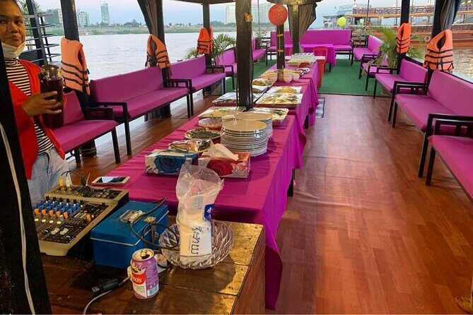 Phnom Penh to Siem Reap Cruise/road tour or Siem Reap/Phnom Penh - A Deep Dive into the Experience