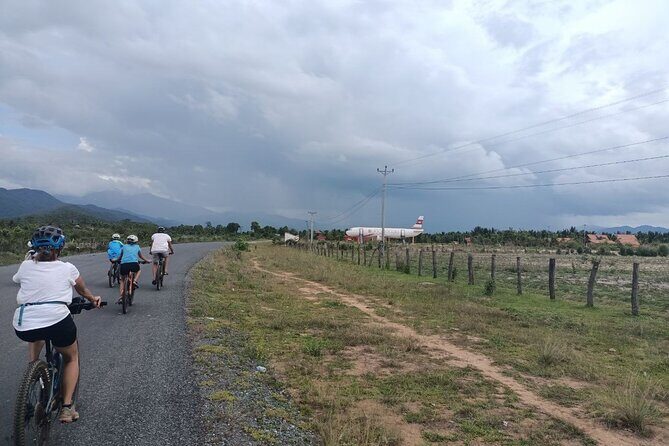 Phnom Penh to Siem Reap Cycling Tour - Phnom Penh to Siem Reap Cycling Tour: An Authentic Cambodian Adventure