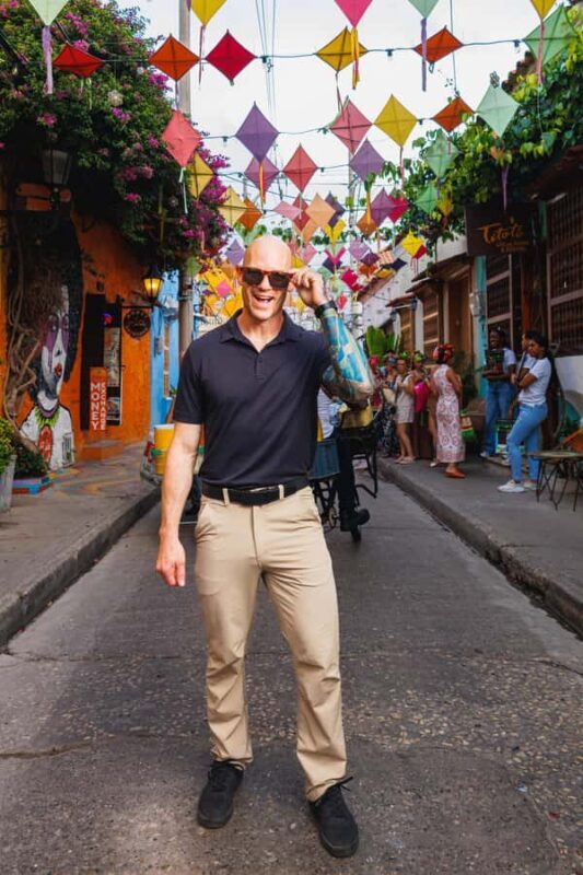 photo session through the streets of cartagena - Key Points