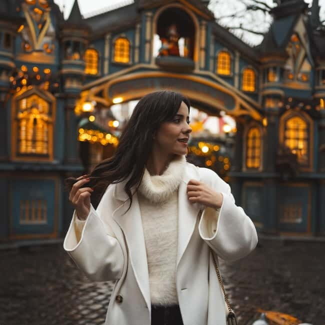 Photo shoot at the Cologne Christmas market with a local photographer - The Experience Itself: What You Can Expect