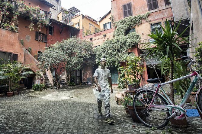 Photo Tour: Craft shops and hidden corners around Campo de Fiori - FAQ