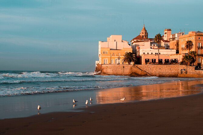 Photo Walking Tour in Sitges - Exploring Sitges Through a Lens: An In-Depth Review of the Photo Walking Tour