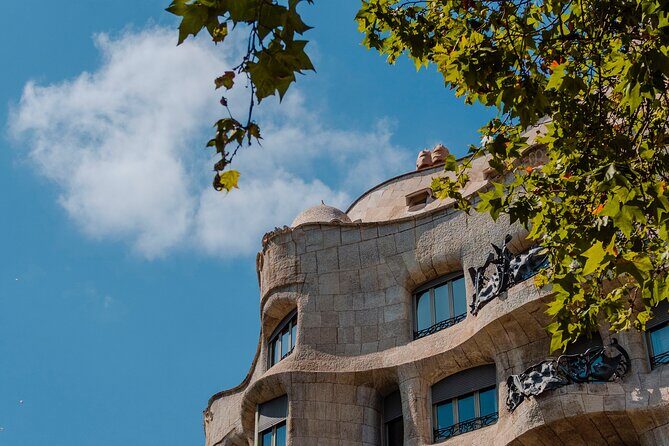 Photo Walking Tour Sagrada Familia and Gaudí in Barcelona - Summing It Up
