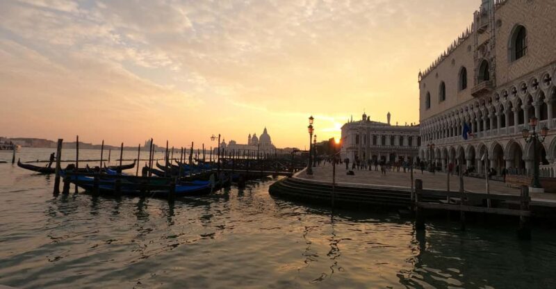 Photo with a professional photographer in Venice - Venice Photo Tour with a Professional Photographer: A Genuine Guide