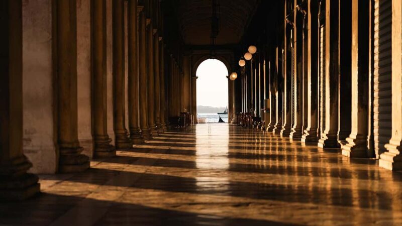 Photography Walk with your phone! Venice hidden gems - Analyzing the Value