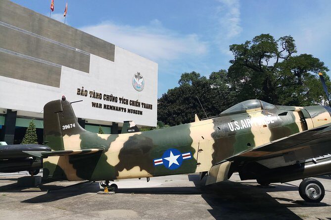 PHU MY SHORE EXCURSION: Car Services + LOCAL TOUR GUIDE in Saigon - A Detailed Look at Your Day in Saigon