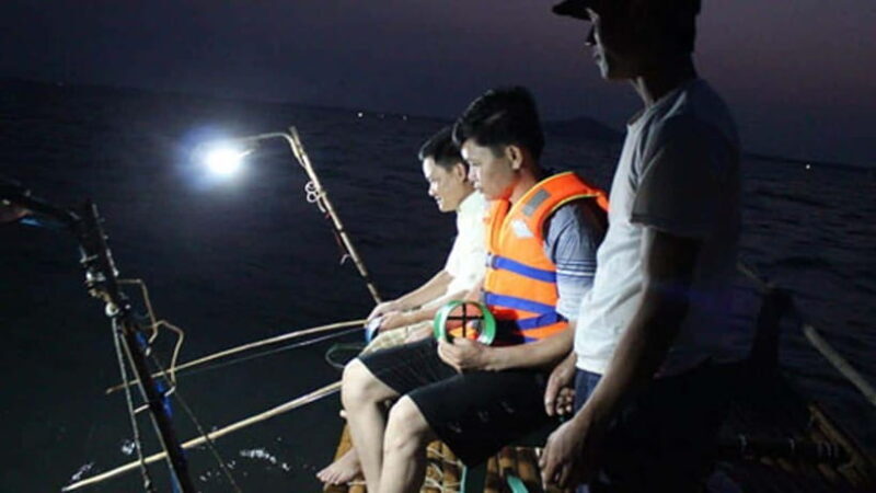 Phu Quoc: Sunset and Night Squid Fishing Boat Tour - Key Points