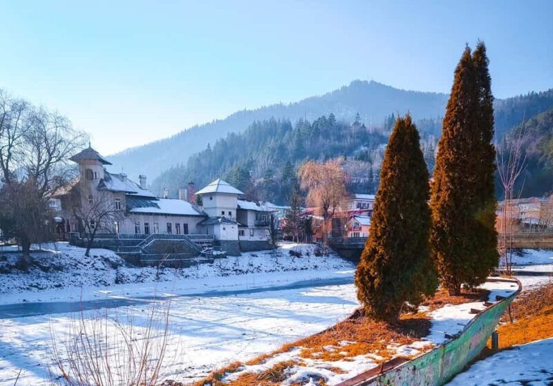 Piatra Neam: Neam County Lakes Sighthseeing Guided Tour - Exploring the Natural Wonders of Neam County