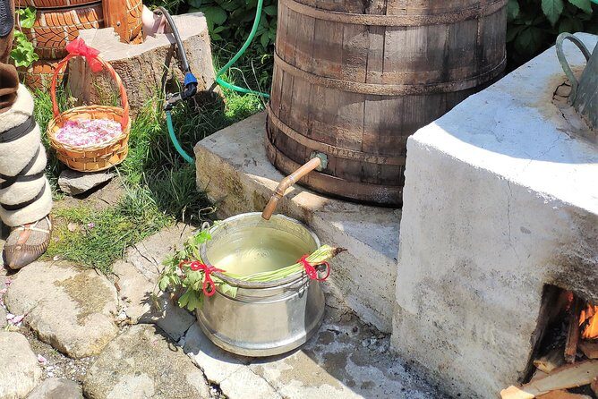 Picking Roses Workshop & Extracting Rose Oil in the Rose Valley - Key Points