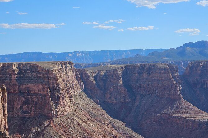 Picnic at East Grand Canyon Tables and Chairs Privided No Crowds - An In-Depth Look at the Experience