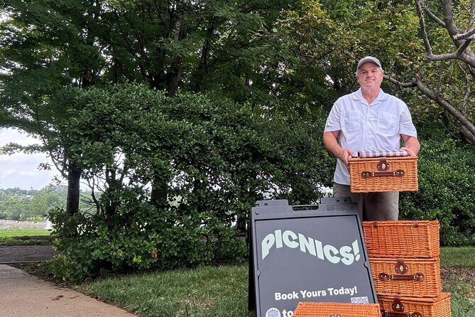 Picnic for 2-3 in Forest Park: 3-4 Restaurants in Every Basket! - The Value Proposition: Is It Worth It?