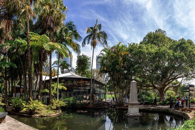Picnic in the Royal Botanic Gardens for 2 - A Romantic Picnic in Sydney’s Royal Botanic Gardens: An Authentic & Tasty Experience