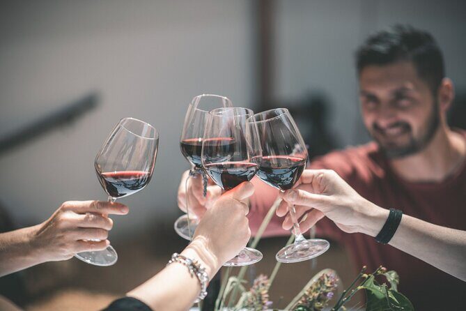Picnic on the lawn -aromatic garden and winery - Why This Tour Works Well