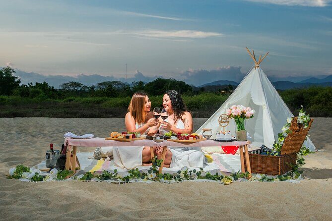 Picnic Tipi with Food and Drink - A Romantic Oceanfront Picnic in Huatulco: What to Expect