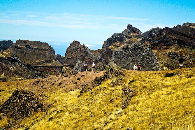 Pico do Arieiro - Pico Ruivo - Achada do Teixeira Walk - A Closer Look at the Pico do Arieiro – Pico Ruivo – Achada do Teixeira Walk