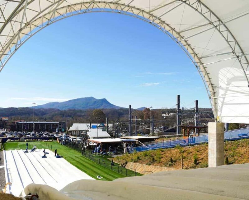 Pigeon Forge: Snow Tubing at Smoky Mountain Snowpark - The Experience in Detail