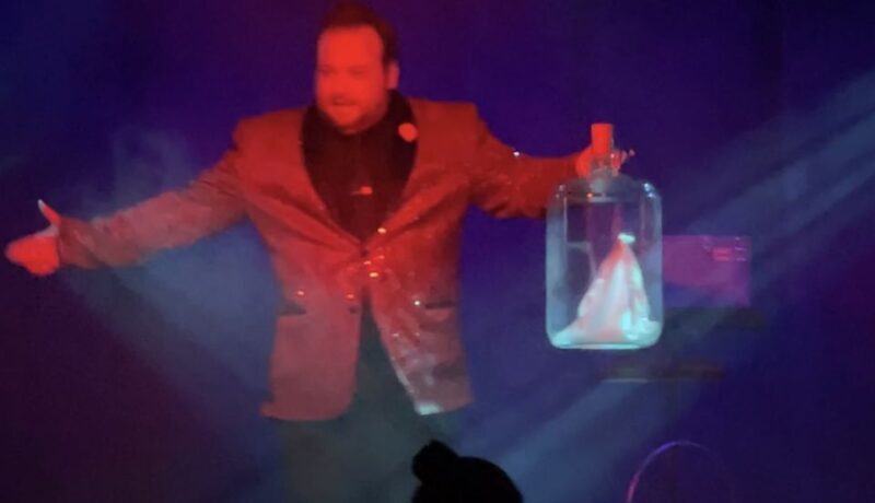 Pigeon Forge: Steven Best's Unbelievable Magic Show - An In-Depth Look at Steven Bests Magic Show