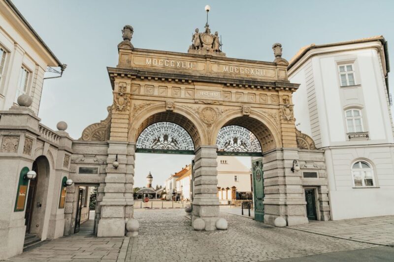 Pilsen: Pilsner Urquell Brewery Tour with Beer Tasting - Pilsen: Pilsner Urquell Brewery Tour with Beer Tasting — An in-depth look