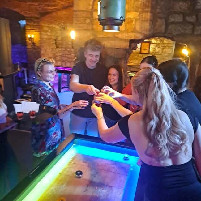 Ping pong or shuffleboard for up to 6 players - A Closer Look at the Experience