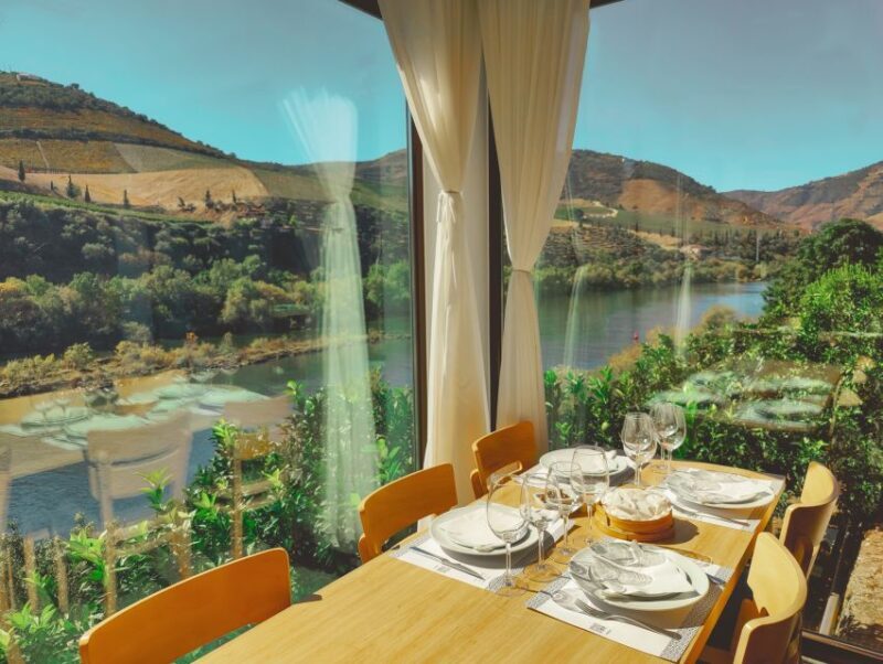 Pinhão: Douro River Boat Tour with Lunch - Practical Details and Tips