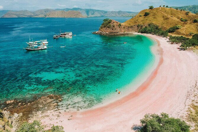 Pink Beach and Southeast Gili Islands Private Tour  Full Day - Analyzing Cost and Value