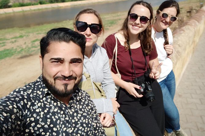 Pink city private Day Tour by Tuk Tuk with English speaking driver.. - Who Should Consider This Tour?