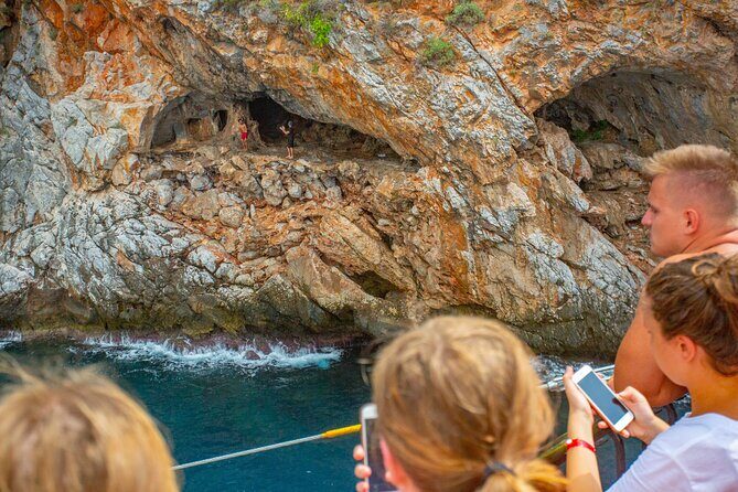Pirate Adventure Cruise from Side - Key Points