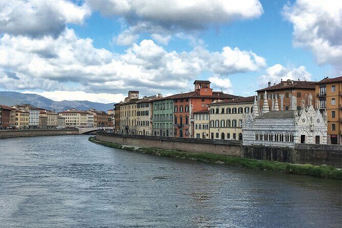 Pisa Walking Tour with Audio and Written Guide by a Local - The Sum Up