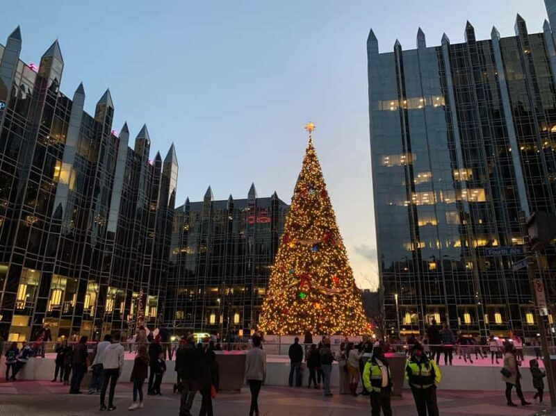 Pittsburgh: Downtown Holiday Lights Walking Tour - Key Points