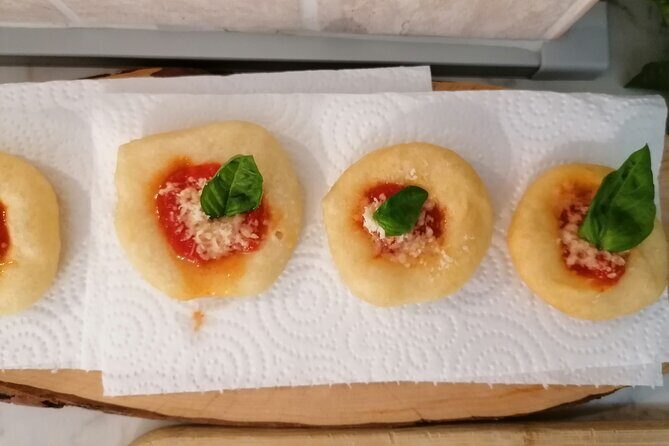 Pizza e Tiramisù class with local mum in Positano - An In-Depth Look at the Experience