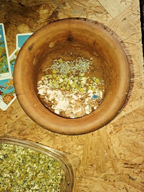 Plants and natural elements for Witchcraft and Tarot - FAQs